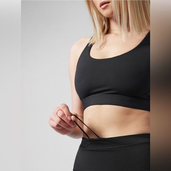 Athleta Accelerate Shortie - Picture 4 of 11